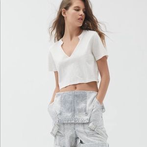 Notch cropped tee